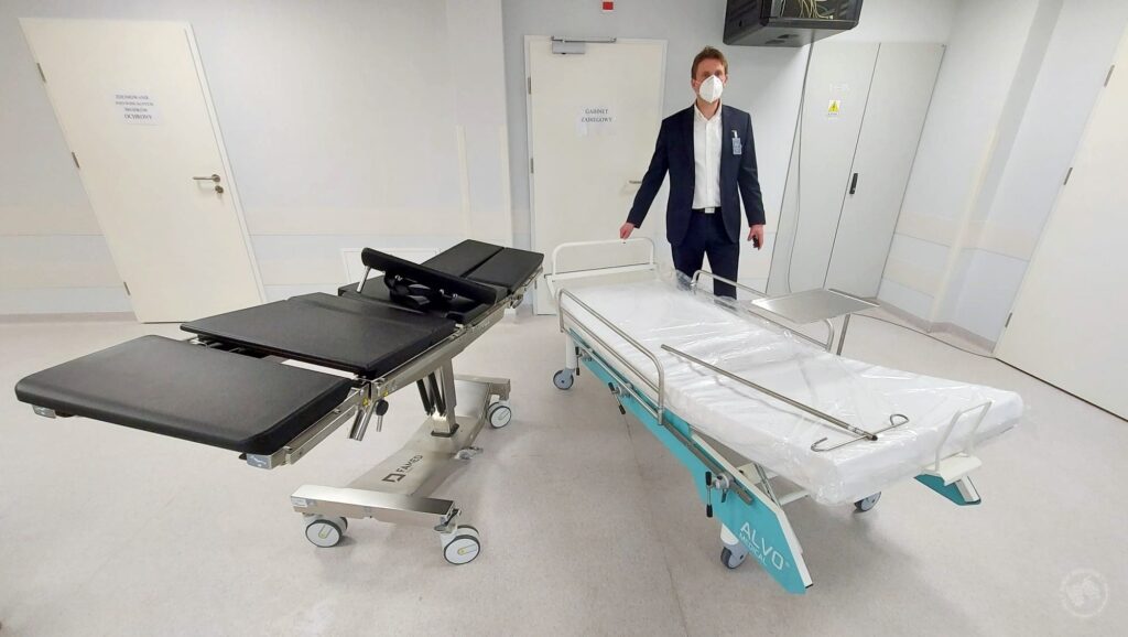 nowe łóżka i stoły operacyjne w siemiatyckim szpitalu